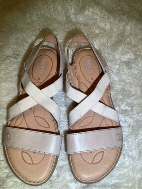Born Barbe Women’s Beige Cross-Strap Sandals size 11